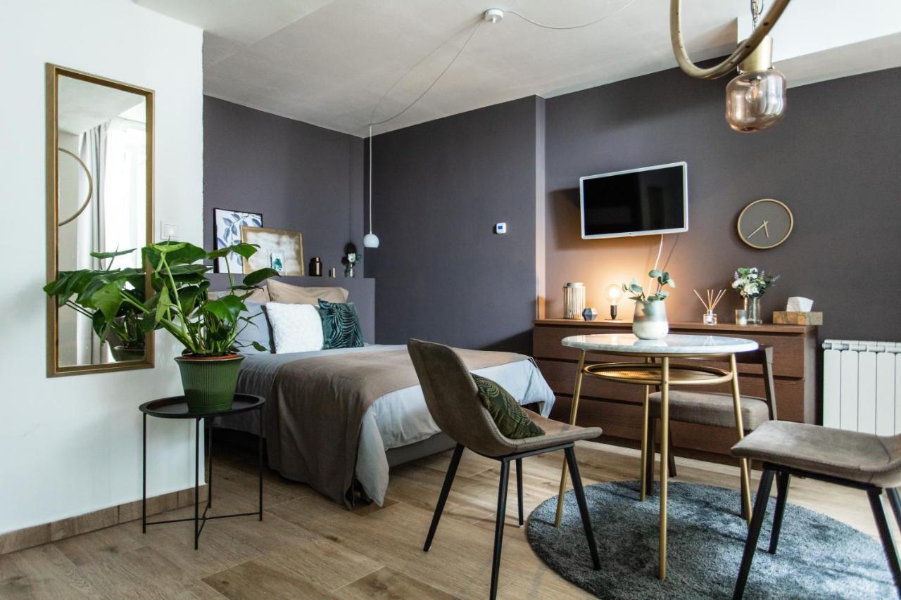 Apartamento Cozy Modern Studio In Prague'S Absolute Center Exterior foto